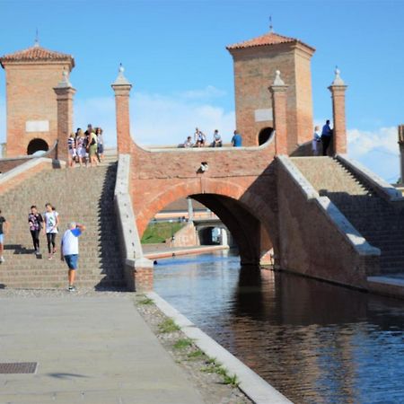 Porta Del Carmine Panzió Comacchio Kültér fotó