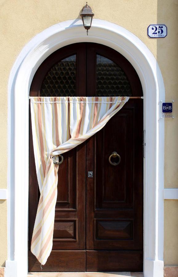 Porta Del Carmine Panzió Comacchio Kültér fotó