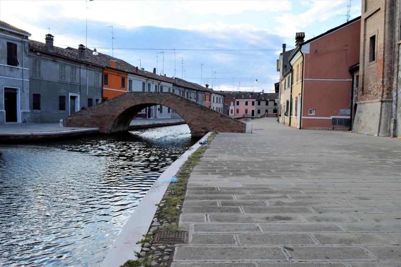 Porta Del Carmine Panzió Comacchio Kültér fotó